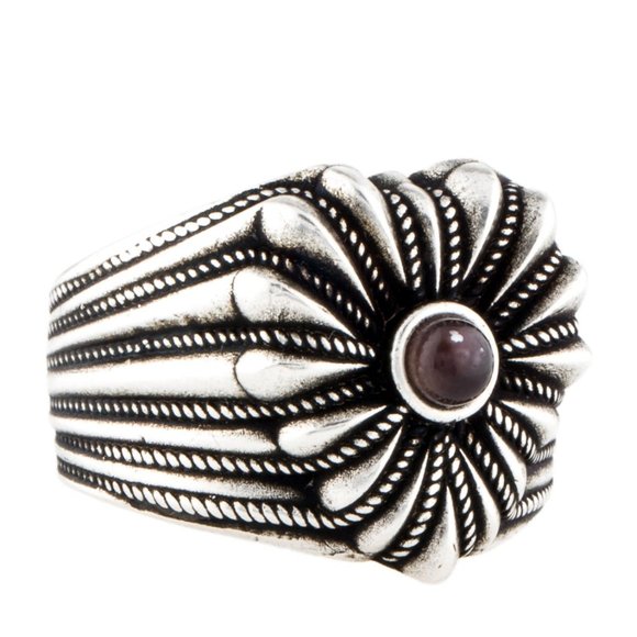 GUCCI GG STERLING SILVER INTERLOCKING HEART CHEVALIER CALCITE CABOCHON RING - Picture 2 of 6